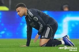 山东泰山队启程前往梅州，大约今晚20：00抵达下榻酒店